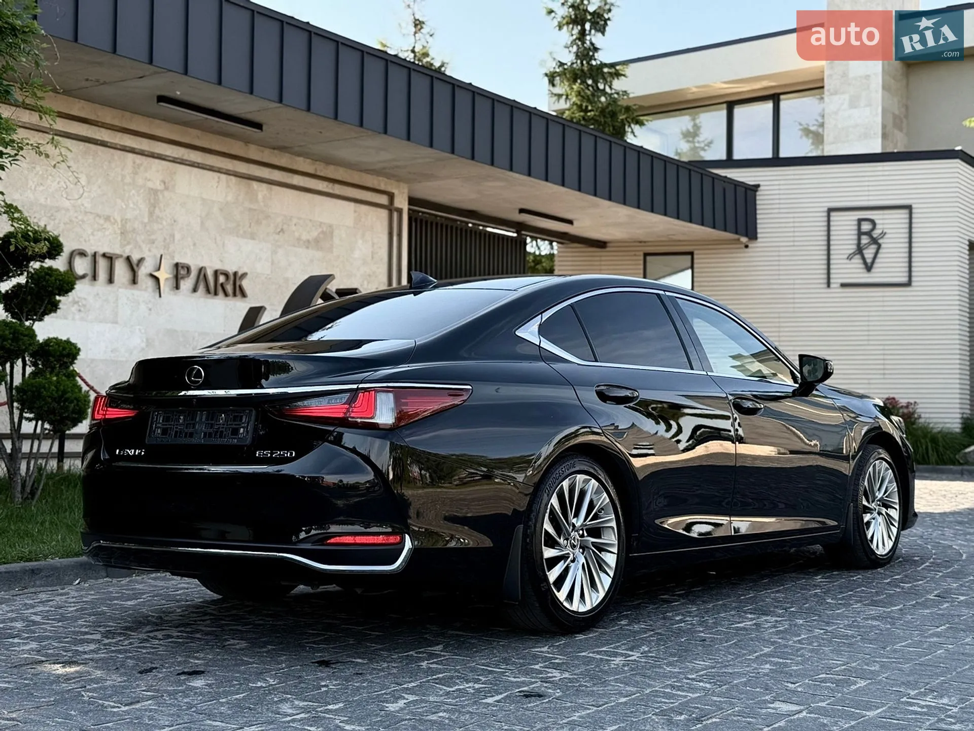 2019 Lexus ES - мініатюра 21