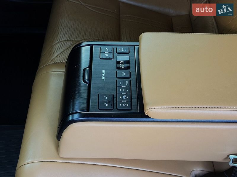 Седан Lexus ES 2018 в Киеве