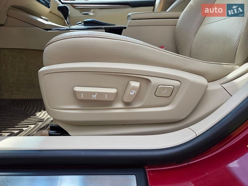 Седан Lexus ES 2014 в Києві фото 33 Седан Lexus ES 2014 в Києві