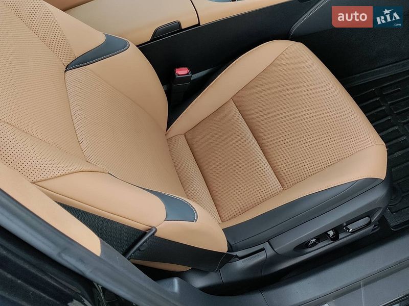 Седан Lexus ES 2023 в Киеве