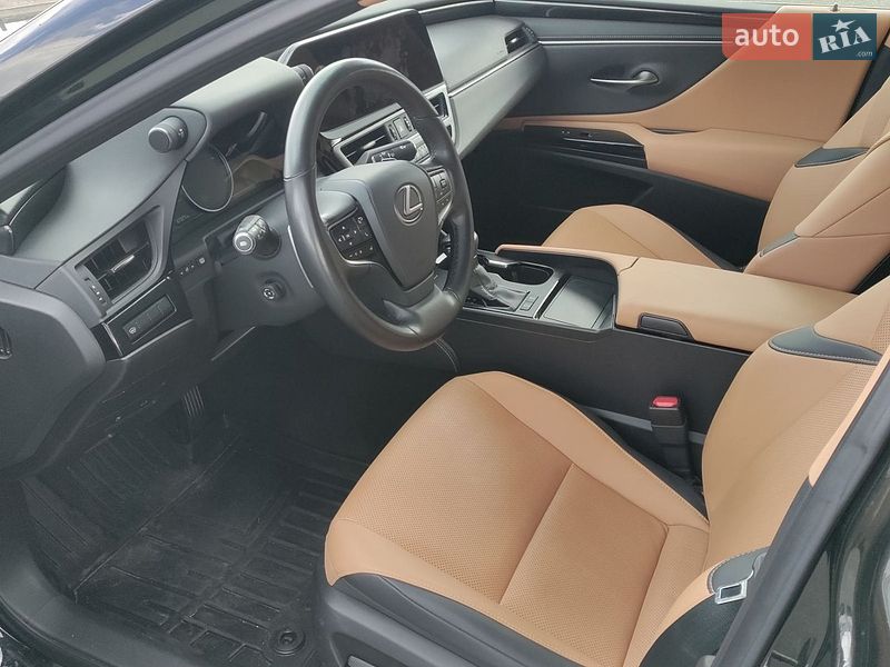 Седан Lexus ES 2023 в Киеве