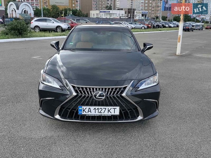 Седан Lexus ES 2023 в Киеве