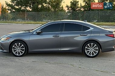 Седан Lexus ES 2019 в Харкові