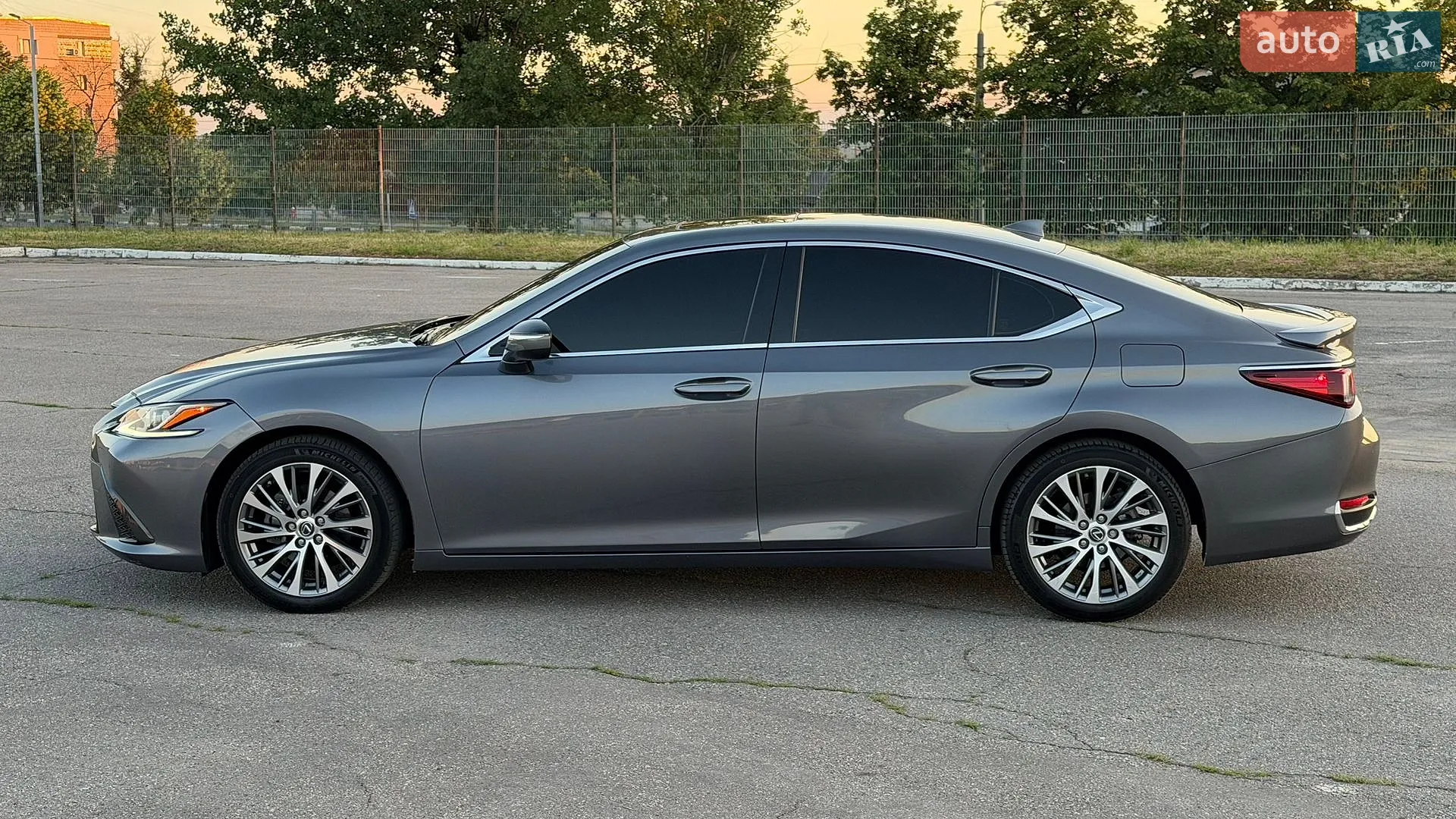 2019 Lexus ES - мініатюра 2