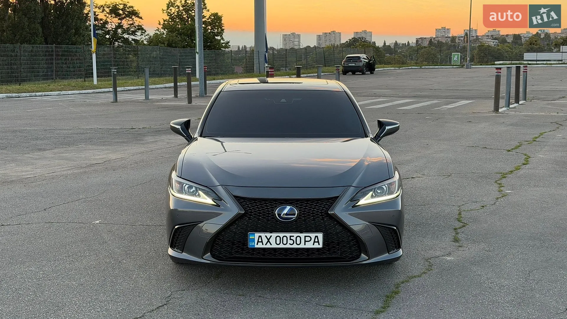 2019 Lexus ES - мініатюра 8