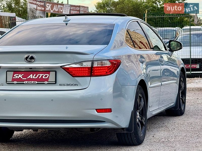 Седан Lexus ES 2012 в Киеве