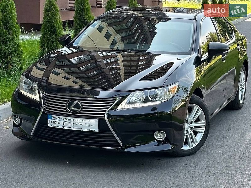 Седан Lexus ES 2015 в Чернигове
