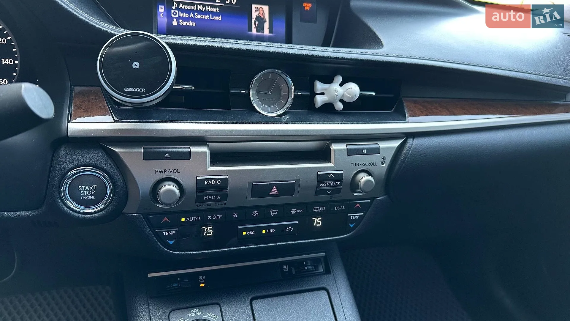 2015 Lexus ES - мініатюра 22