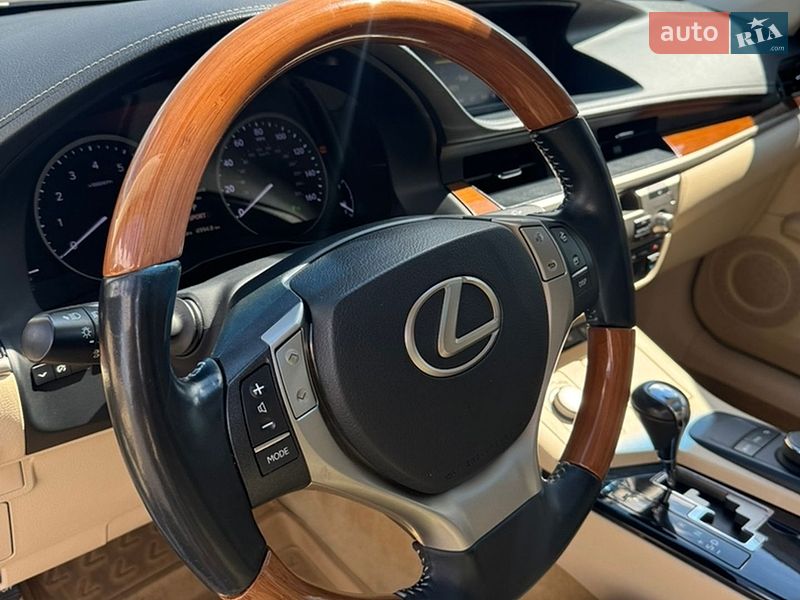 Седан Lexus ES 2012 в Києві