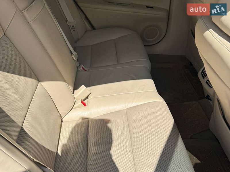 Седан Lexus ES 2012 в Києві