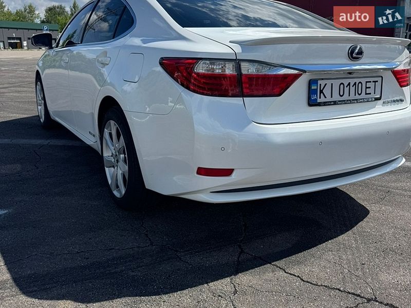 Седан Lexus ES 2012 в Києві