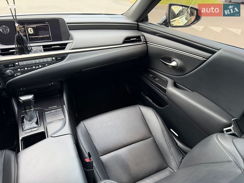 Седан Lexus ES 2019 в Києві