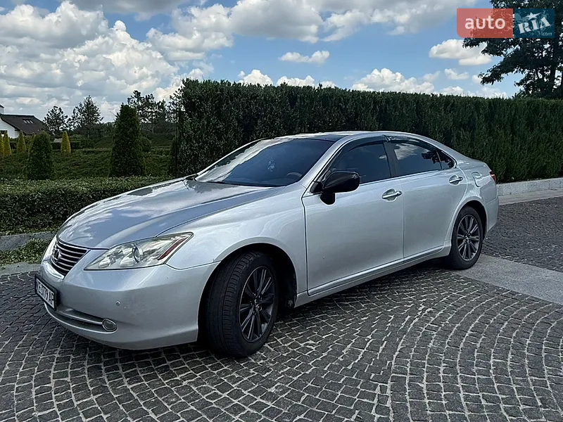 Lexus ES