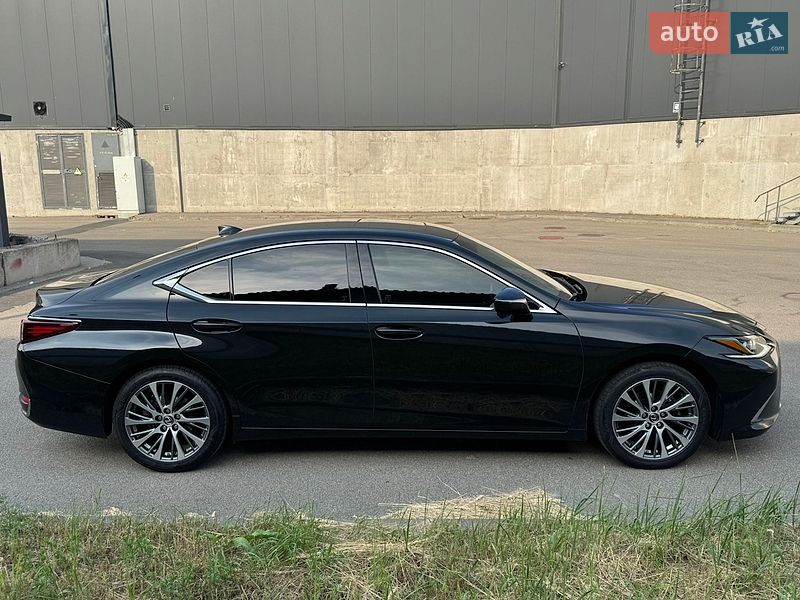 Седан Lexus ES 2020 в Києві