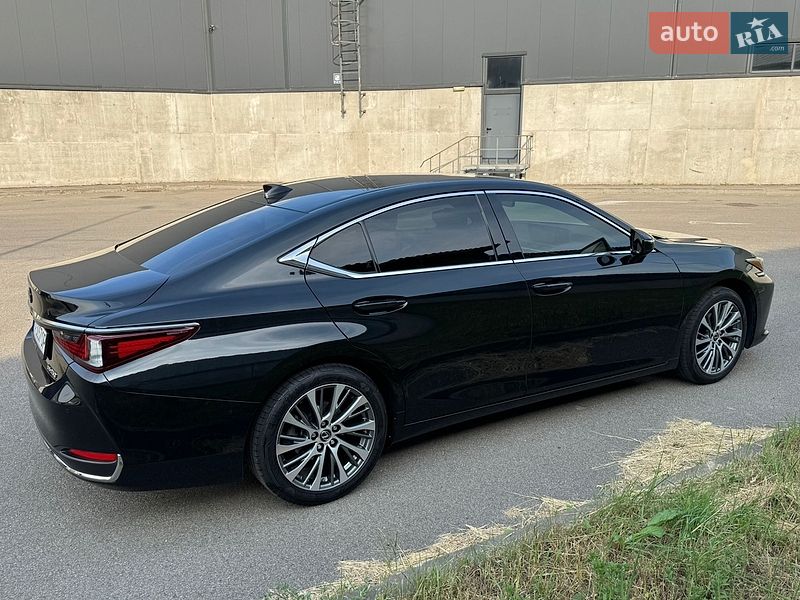 Седан Lexus ES 2020 в Києві