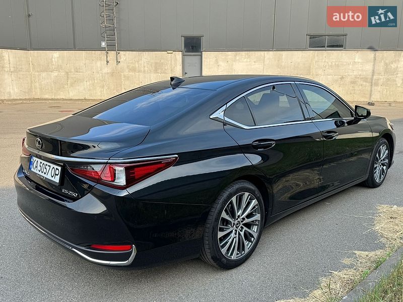 Седан Lexus ES 2020 в Києві