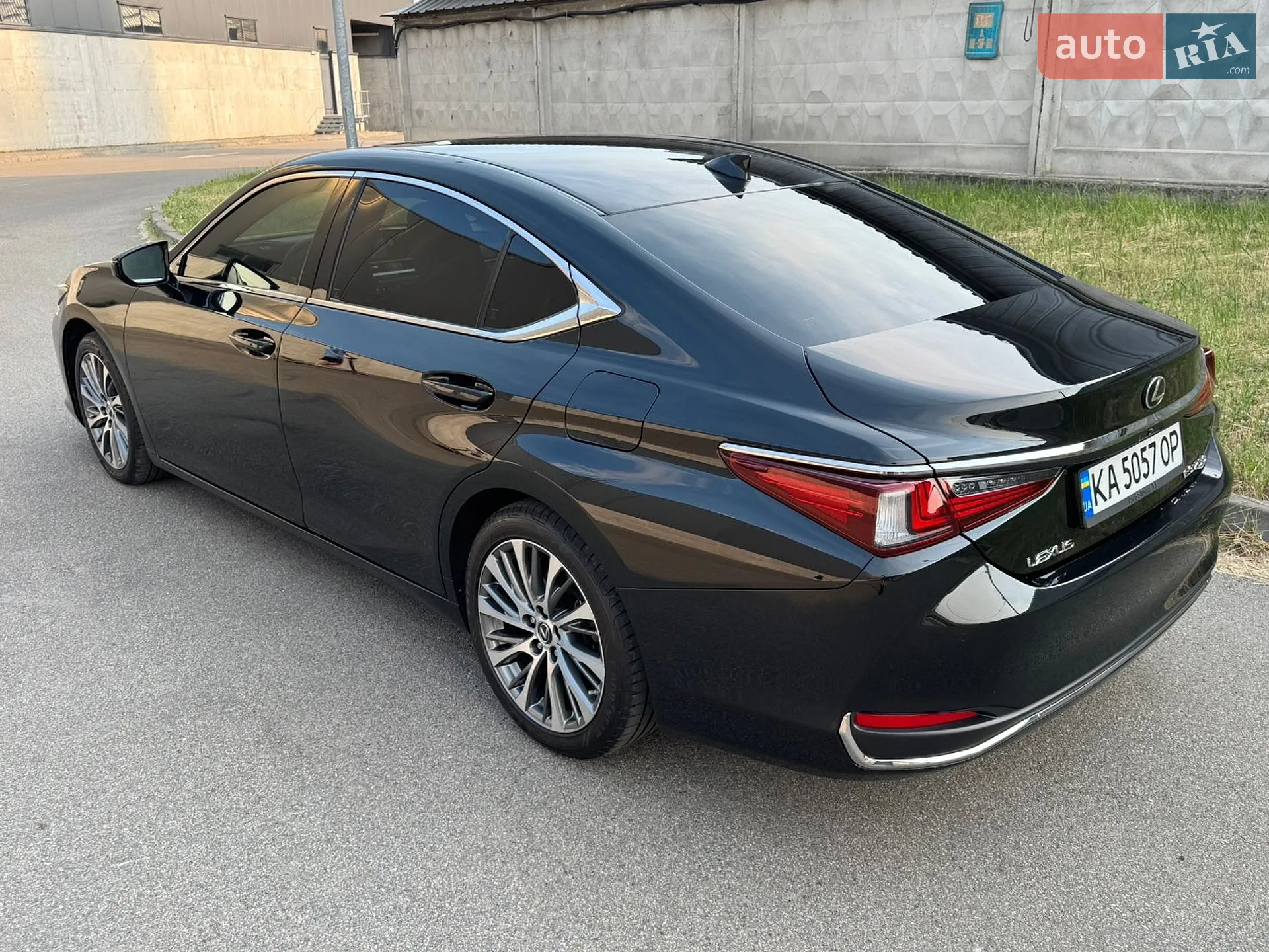 2020 Lexus ES - мініатюра 16
