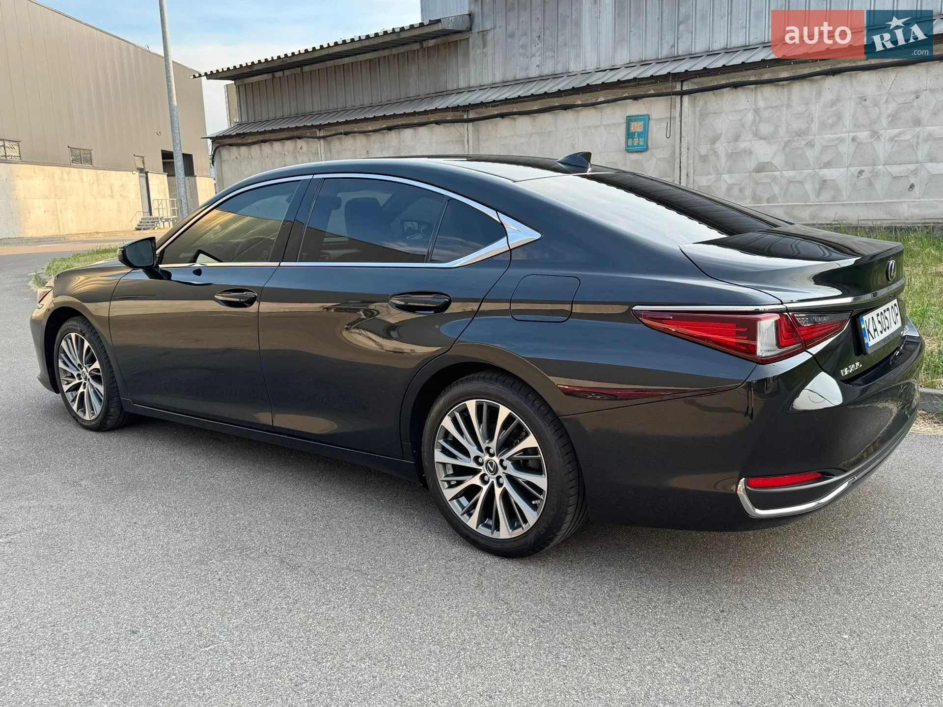 2020 Lexus ES - мініатюра 17