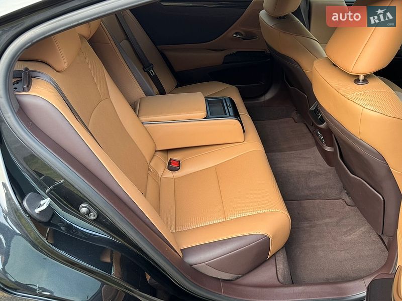 Седан Lexus ES 2020 в Києві