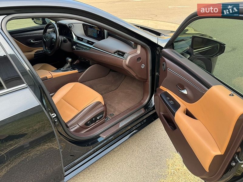 Седан Lexus ES 2020 в Києві