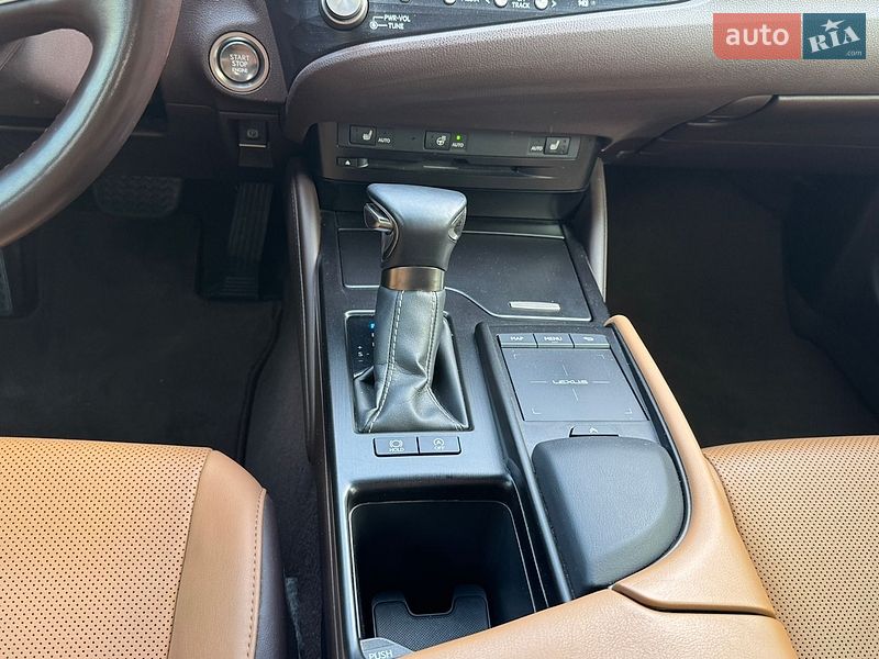 Седан Lexus ES 2020 в Києві