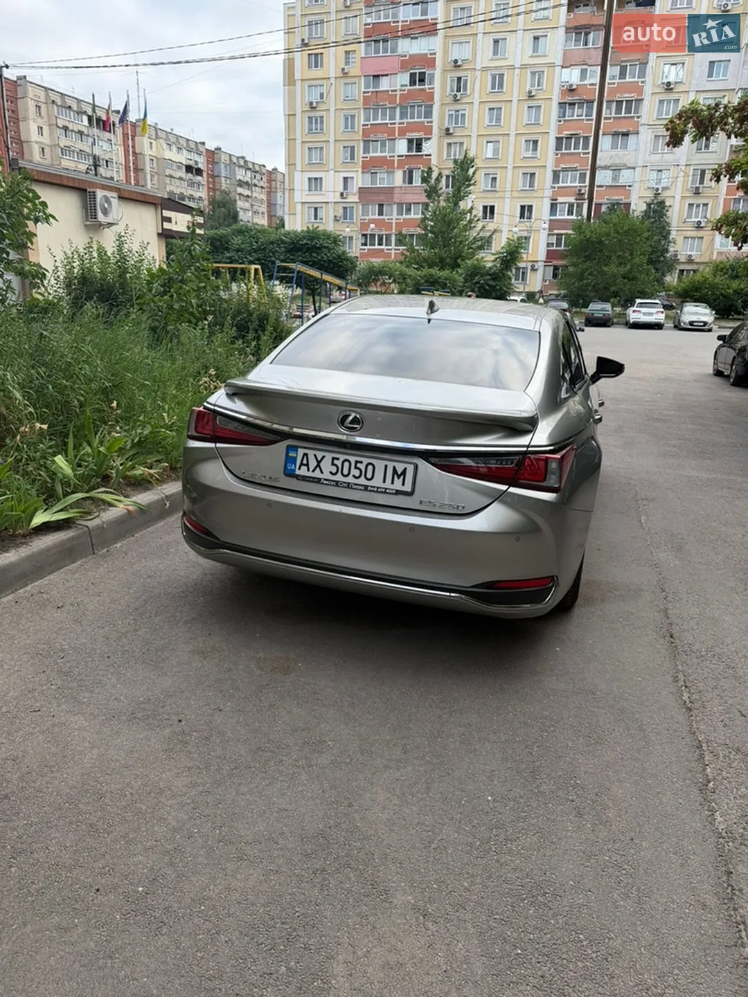 2019 Lexus ES - мініатюра 2