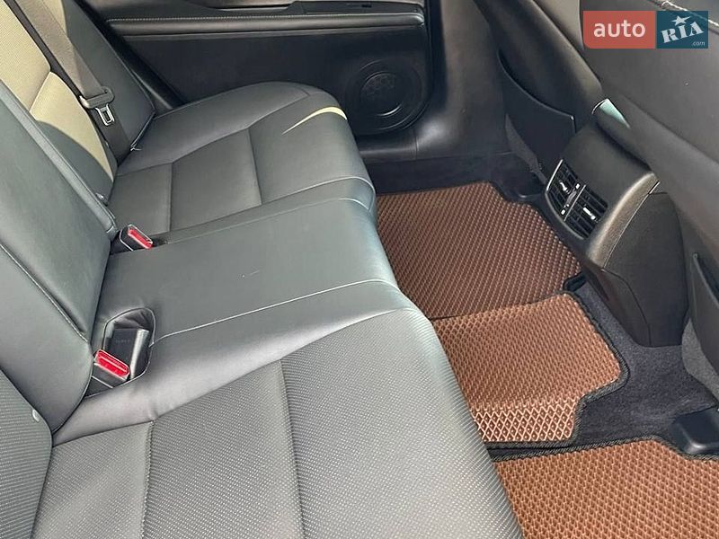 Седан Lexus ES 2014 в Киеве