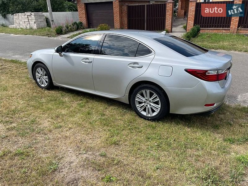 Седан Lexus ES 2014 в Киеве