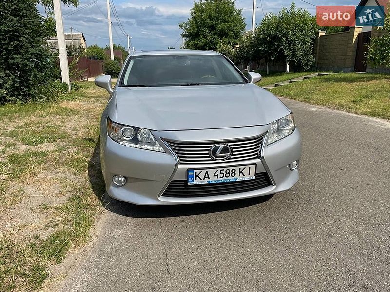 Седан Lexus ES 2014 в Киеве