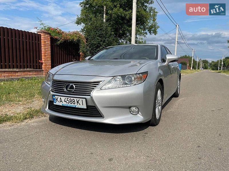 Седан Lexus ES 2014 в Киеве