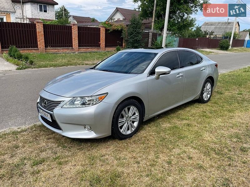 Седан Lexus ES 2014 в Киеве