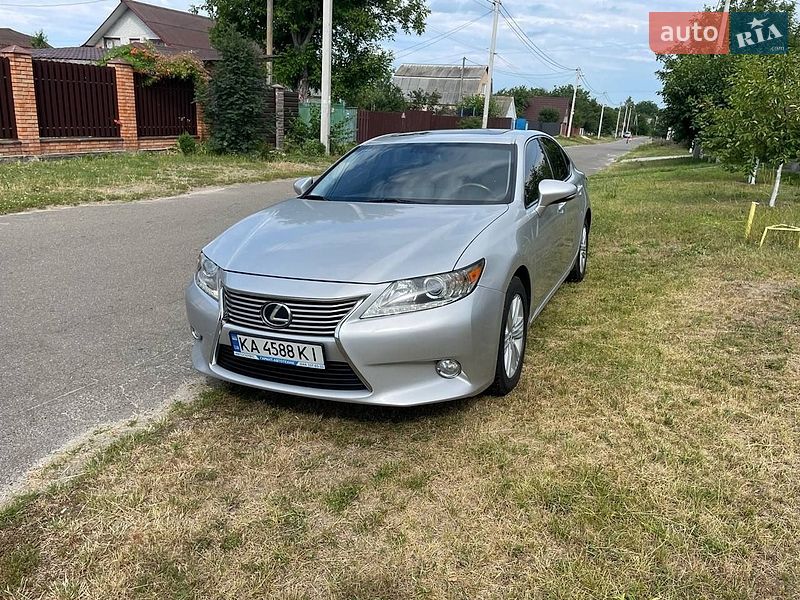 Седан Lexus ES 2014 в Киеве