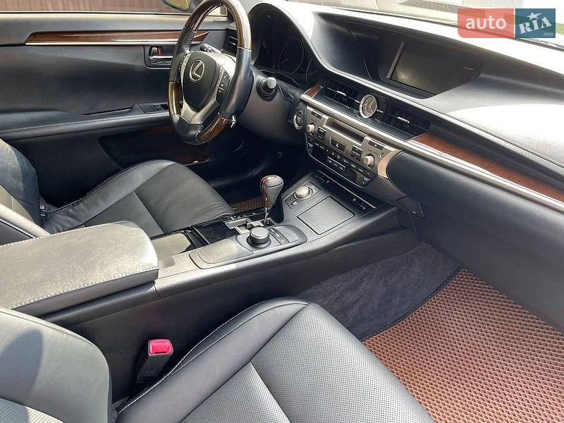 Седан Lexus ES 2014 в Киеве