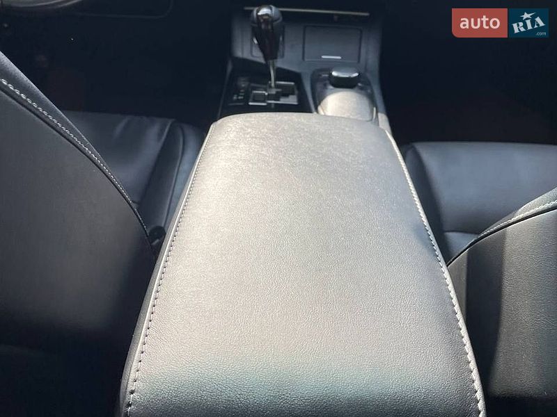 Седан Lexus ES 2014 в Киеве