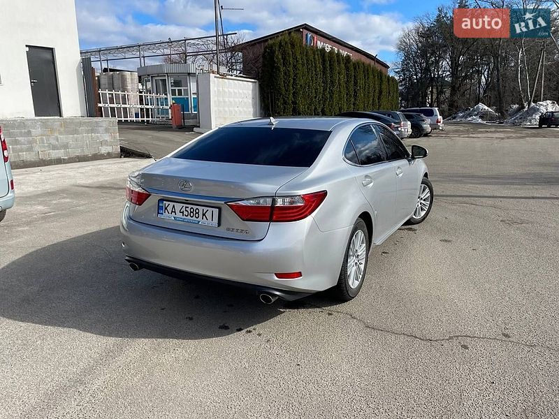 Седан Lexus ES 2014 в Киеве
