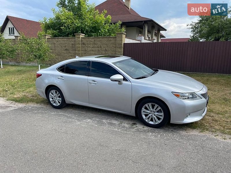 Седан Lexus ES 2014 в Киеве