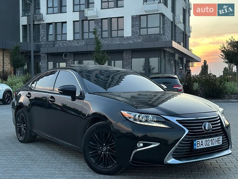 Седан Lexus ES 2014 в Кропивницькому