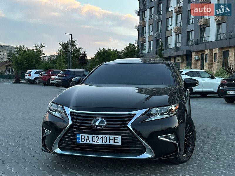 Седан Lexus ES 2014 в Кропивницькому