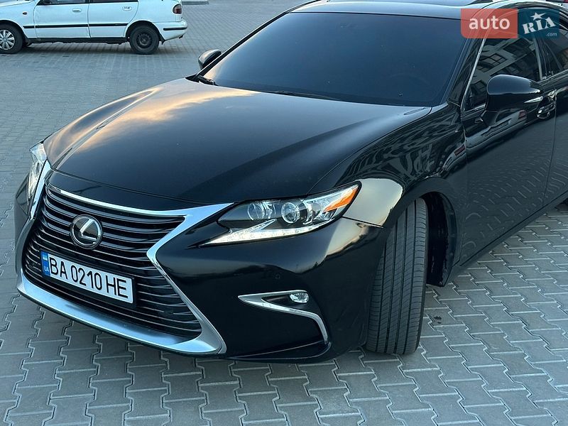 Седан Lexus ES 2014 в Кропивницькому