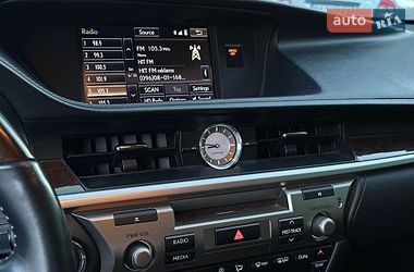 Седан Lexus ES 2014 в Кропивницькому