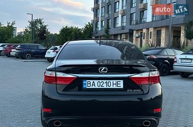 Седан Lexus ES 2014 в Кропивницькому