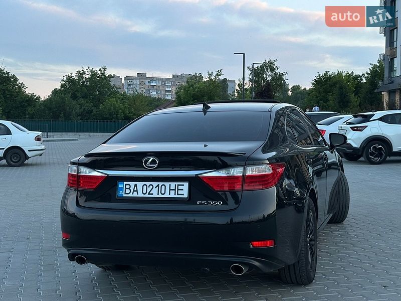 Седан Lexus ES 2014 в Кропивницькому