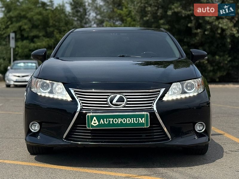 Седан Lexus ES 2014 в Киеве