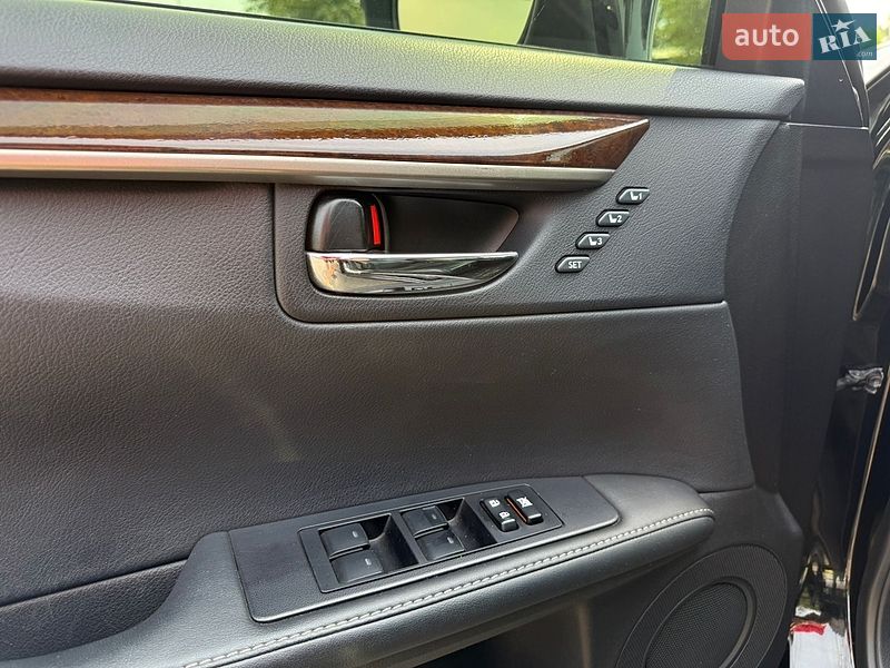 Седан Lexus ES 2014 в Києві