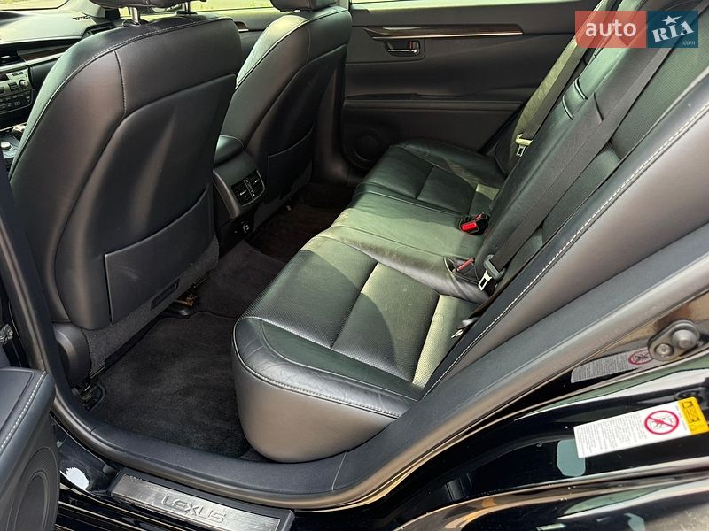 Седан Lexus ES 2014 в Киеве