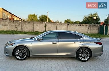 Седан Lexus ES 2023 в Виннице