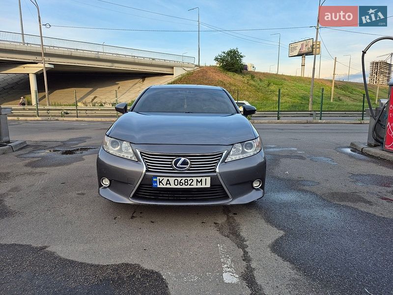 Седан Lexus ES 2014 в Києві