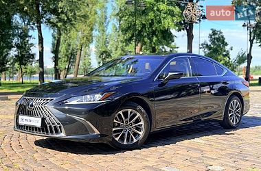 Седан Lexus ES 2022 в Киеве