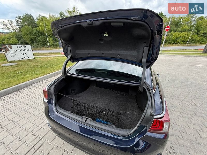 Седан Lexus ES 2021 в Тернополе
