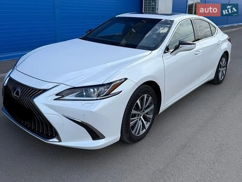 Lexus ES